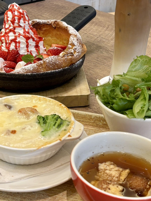 【大阪・梅田】山小屋風リゾート気分と信州食材を楽しめる「上高地 あずさ珈琲 阪急三番街店」