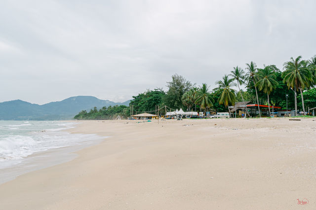 น้ำใส ทะเลสวย หาดขนอม นครศรีธรรมราช 