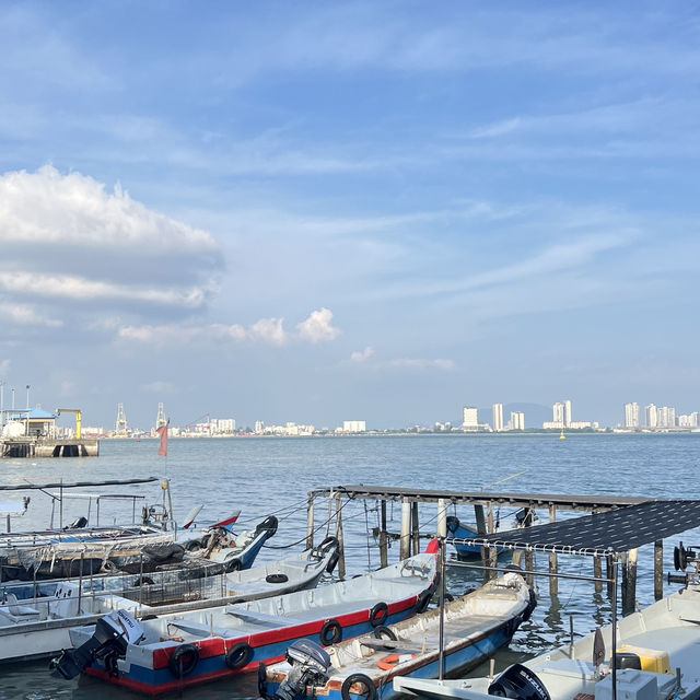 เดินเล่นหมู่บ้านชาวประมง Chew jetty