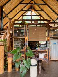 คาเฟ่เขาใหญ่ท่ามกลางภูเขา🌳🪵