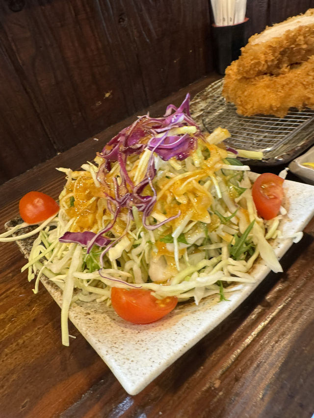 【北九州グルメ】肉も刺身もご飯も野菜も！いろいろ楽しめる定食屋さん🍚