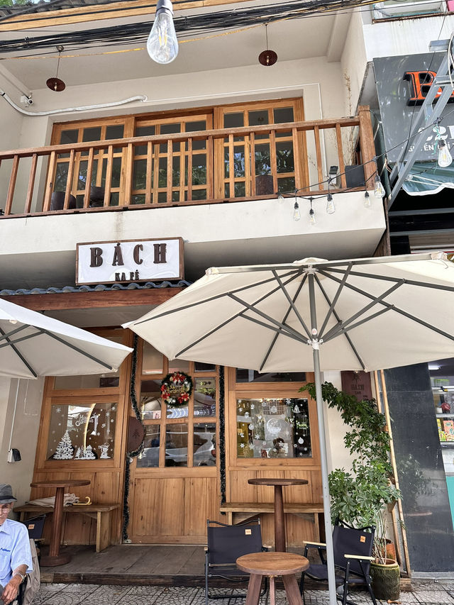 🇻🇳 베트남 다낭 핑크성당 근처 카페 Bách Kafe