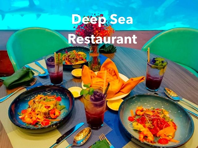 หลบฝน🌨  แวะ Deep Sea Restaurant✨️