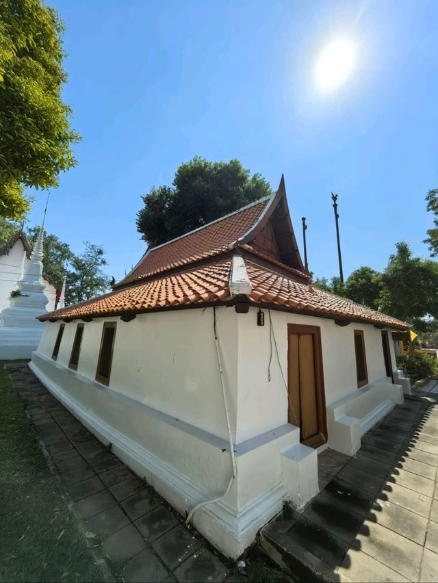 วัดตองปุ จังหวัดลพบุรี