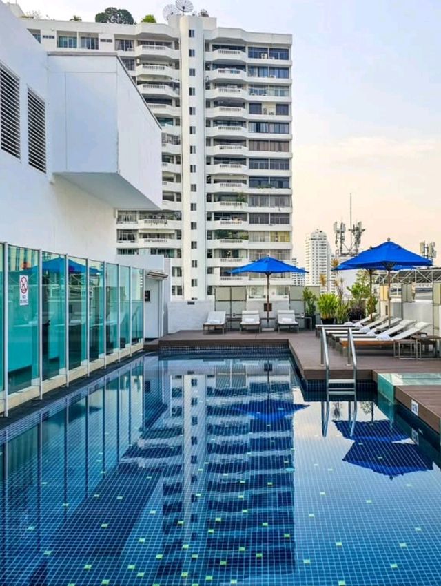 🌃 Night Hotel Bangkok – Where City Dreams Turn Into Stylish Reality! ✨🛏️
