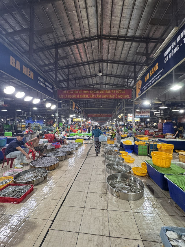 越南🇻🇳胡志明半夜最有名最大菜市場‼️