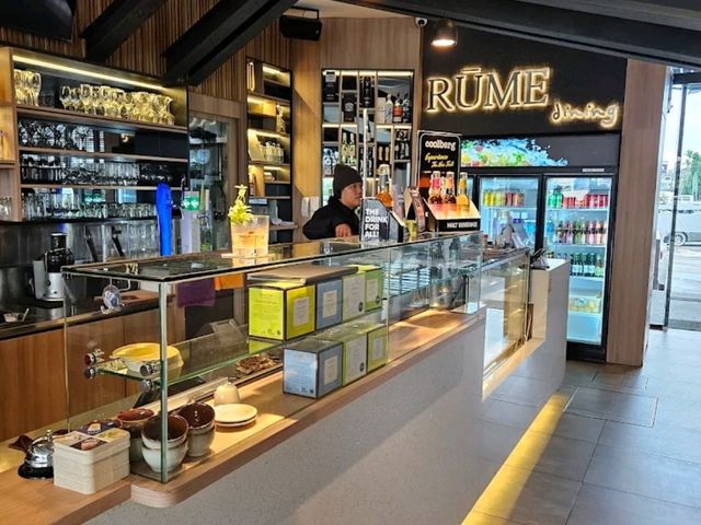 “Rume Hotel Kuching – A Cozy Urban Retreat with Culinary Delights”