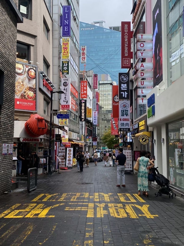 🛍️ Myeongdong Shopping Street 