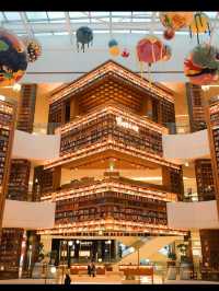 📚ソウル・ピョルマダン図書館｜星のような本と光に包まれる、夢みたいな空間