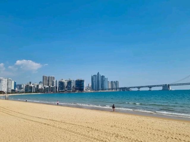 広安大橋が彩る絶景！広安里ビーチの魅力