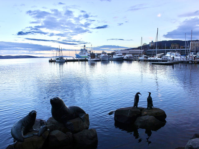 Easy indulgence by the water: Snacking at Waterfront Harbour