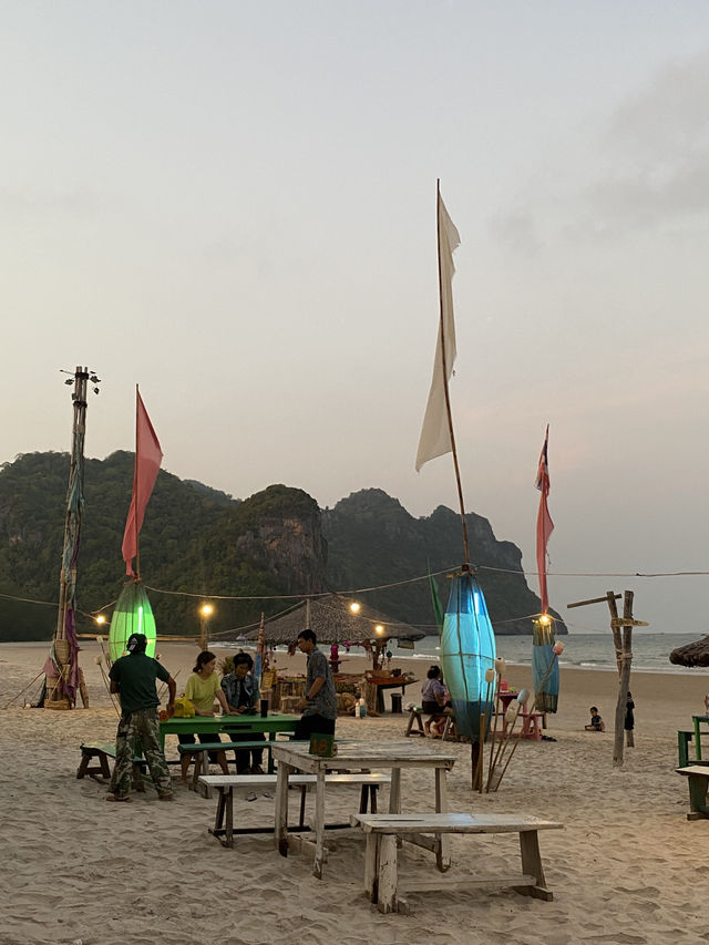 🌴 Happy Bar – หาดทุ่งยาง, ชุมพร 🌊