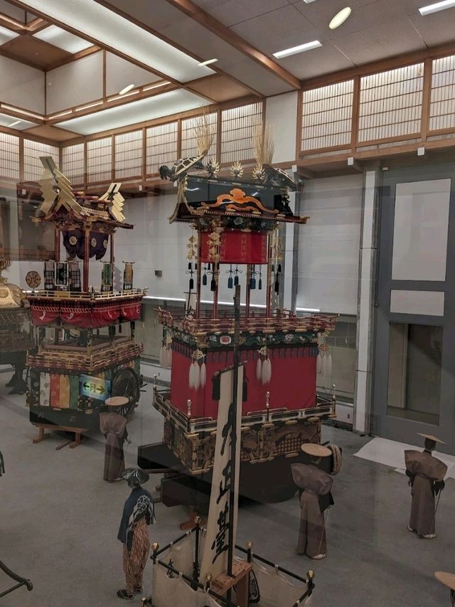 TAKAYAMA MATSURI YARAI KAIKAN.