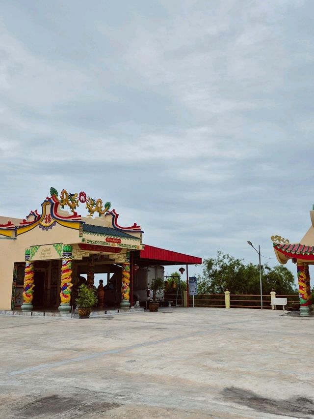 ศาลเจ้าแม่ทับทิมทอง The Shrine of Mae Tubtim Thong