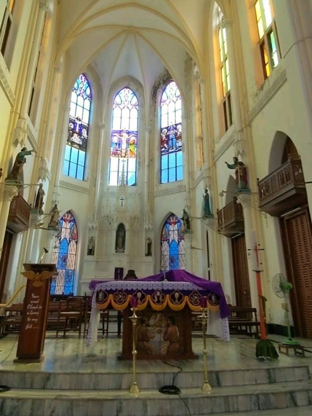 Gloria Church