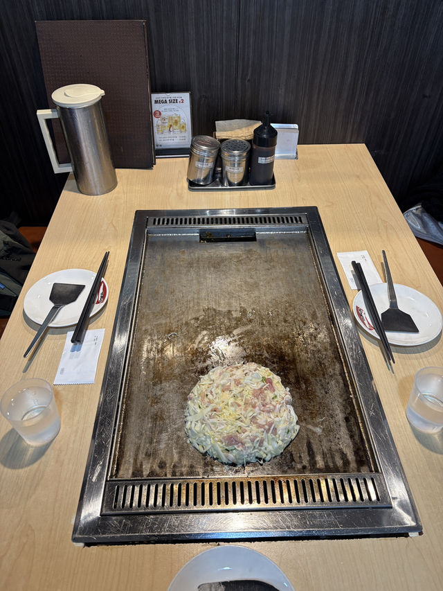 명동에서 오코노미야끼 즐기기 좋은 ‘쯔루하시 후게츠 명동점’🥢🥢