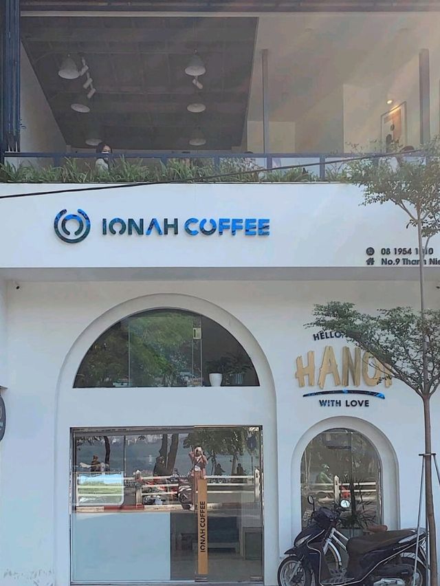 While Ionah Coffee