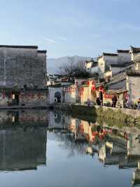 Step Back 900 Years: Explore Hongcun