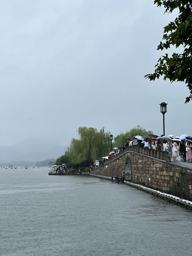 West Lake: Hangzhou: Where Poets, Emperors & Mist Crowned Hills Paint Paradise