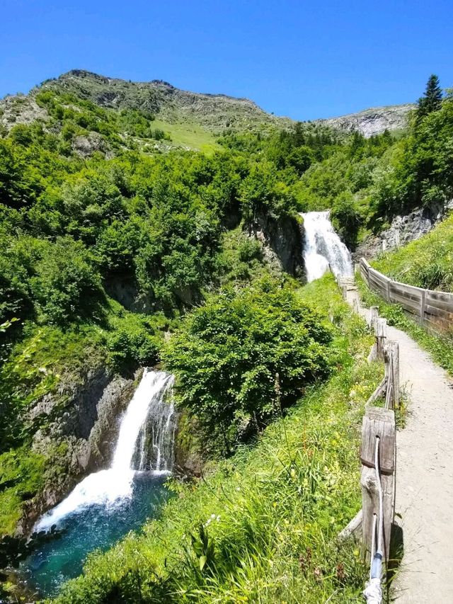Waterfalls and Forest Wanders at Sauth deth Pish