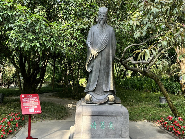 🌿 Escape to Dujiangyan 都江堰 — Where Nature, History & Serenity Meet