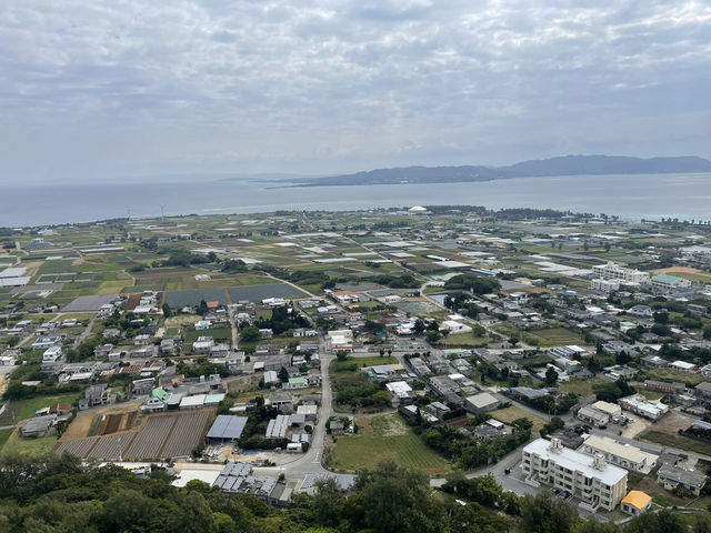 【城山（タッチュー）｜沖縄・伊江島 「たった172mなのに大満足！島のシンボルから見渡す絶景パノラマ」】