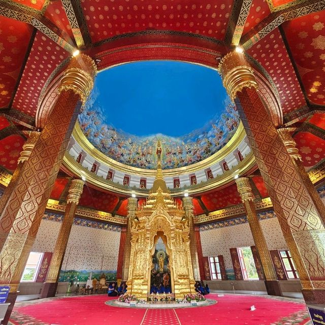 กราบพระธาตุ เดินชมสกายวอล์ก - วัดพระธาตุดอยสะเก็ด