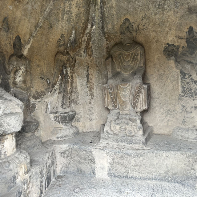 🪨 Longmen Grottoes — A Thousand Buddhas by the River