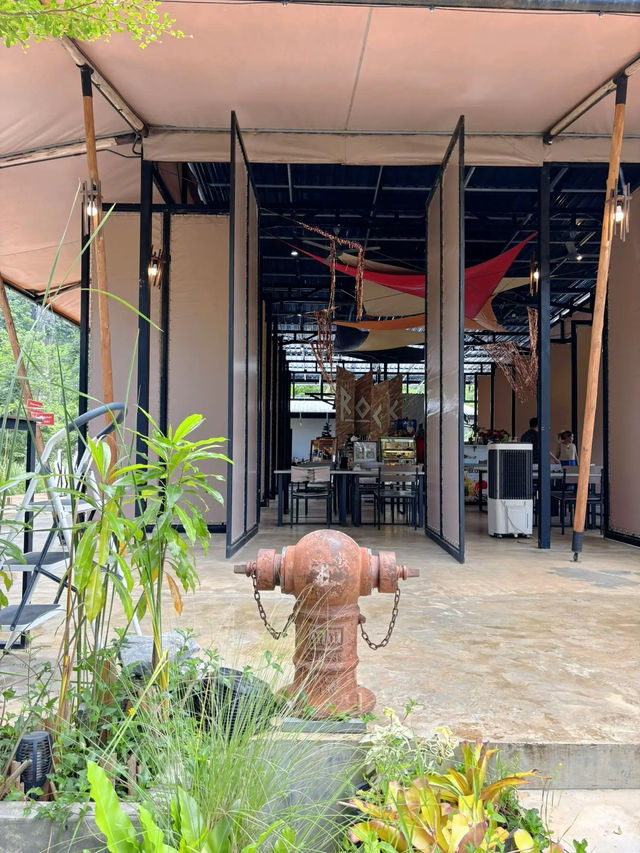 The Rock Cafe So Goood ไปเลี้ยงแพะกันไหม