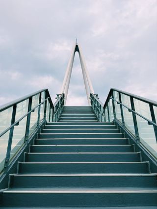 ท่าเรือฮิมิ: งานเลี้ยงแห่งท้องทะเลและบทกวีของมิโนเอะ 🌊🎣