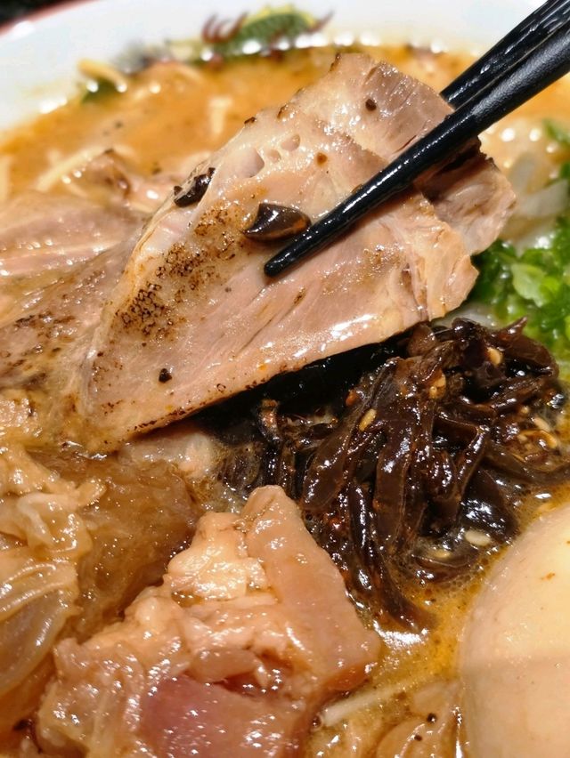 🍜濃厚湯底! 上環黑龍拉麵🍥