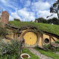 🏡 Hobbiton Movie Set: Step Into Middle-earth's Most Magical Village! 🌿