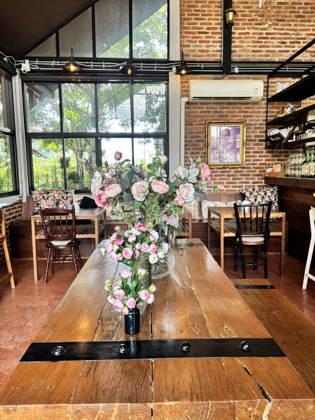 ค่าเฟ่ โฮมเมค คลอง 7 ร้าน Lamai garden 