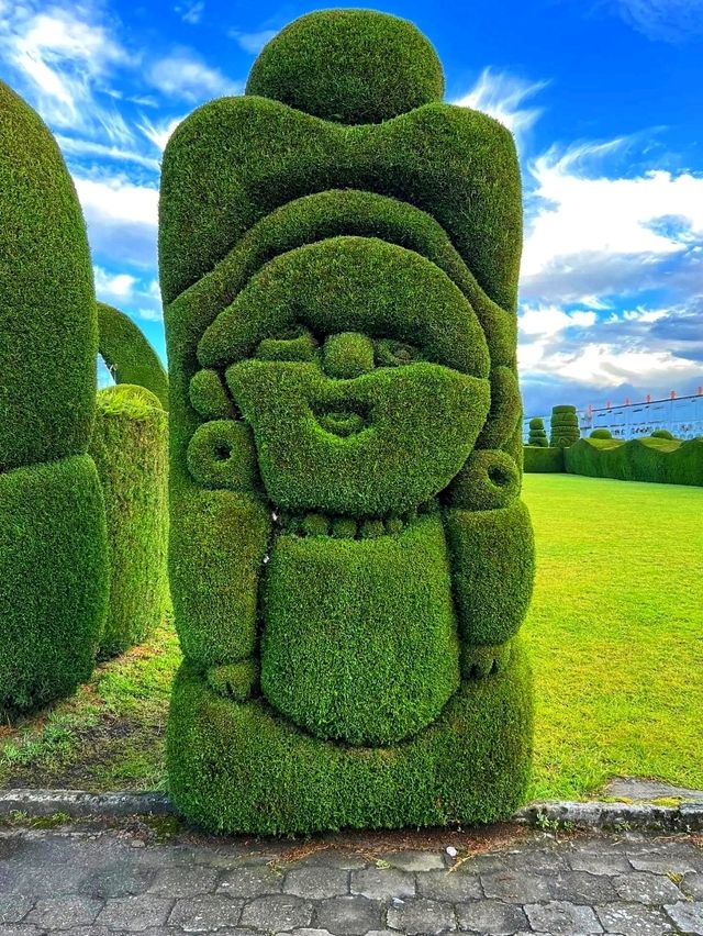 🌿 Tulcán Cemetery Gardens – Where Art and Nature Rest in Harmony
