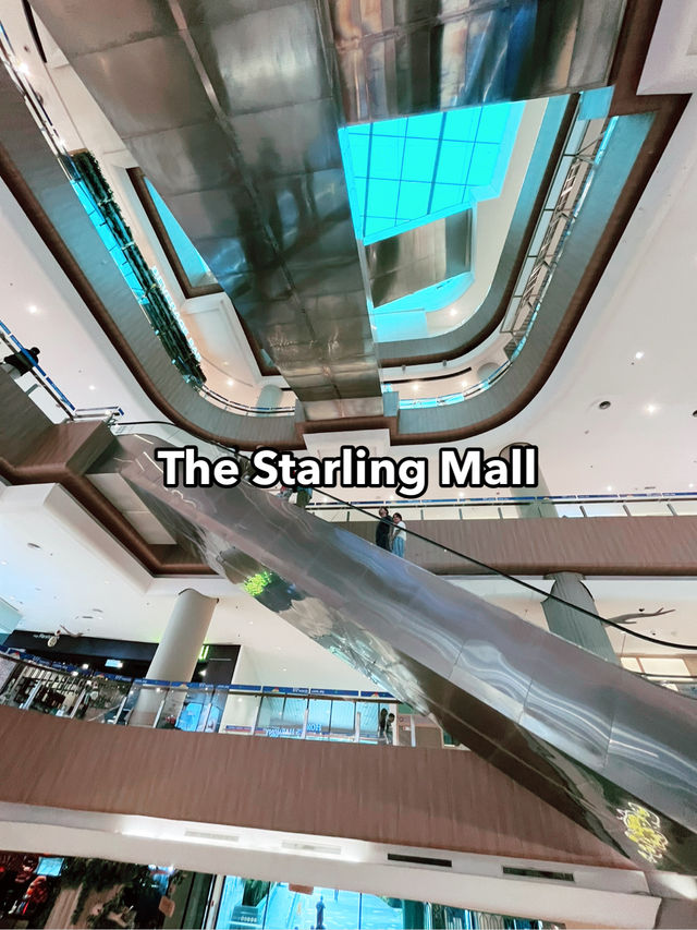 Starling Mall: Green Mall Surrounded by Nature and Lush Landscapes