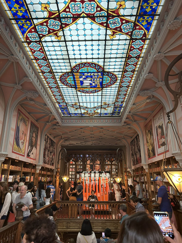 【🇵🇹ポルトガル】世界一美しい本屋"レロ書店"