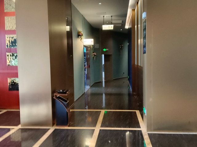 南雄吉悦酒店巨型熊打卡新熱點🐻 11月内地游 南雄吉悦酒店巨型熊打卡新熱點🐻 11月内地游