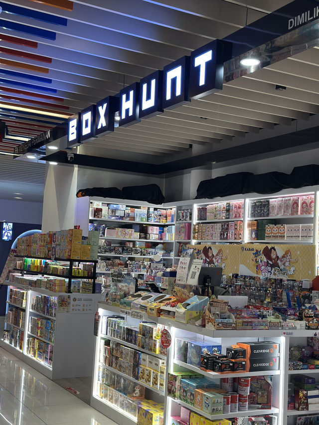 The Ultimate Blind Box Hunt at One Utama 🎁🔥 The Ultimate Blind Box Hunt at One Utama 🎁🔥
