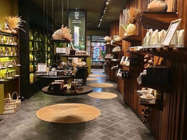 Siem Reap’s Top Spa Experience at Bodia Spa Pub Street 🧖✨ Siem Reap’s Top Spa Experience at Bodia Spa Pub Street 🧖✨