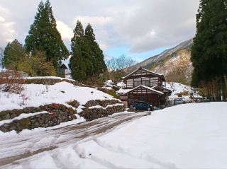 A trip to Ainokura, a beautiful village nestled in a valley in Toyama Prefecture.