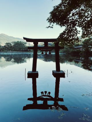 湖面上的鳥居倒影ㅣ天祖神社。