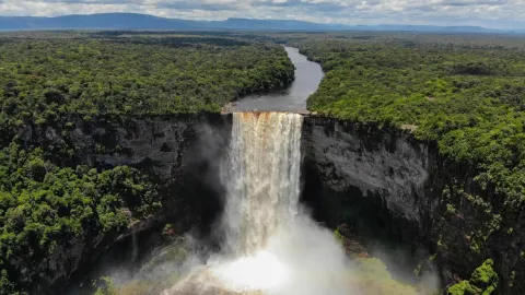 🌿 Kaieteur Falls, Guyana 🇬🇾 — A Hidden Wonder in the Heart of the Amazonian Rainforest — traveler post in Georgetown