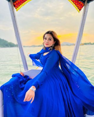 🏞️✨ DAL LAKE, KASHMIR — WHERE HEAVEN REFLECTS ON EARTH! 💙🇮🇳
