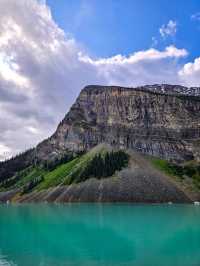 Chasing Glaciers and Dreams: My Unforgettable Lake Louise Adventure