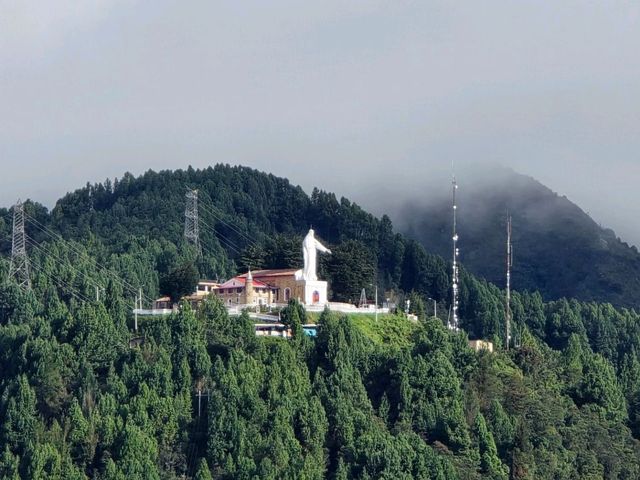 🇨🇴 高處見真章｜波哥大3100公尺聖山 Monserrate 登頂指南