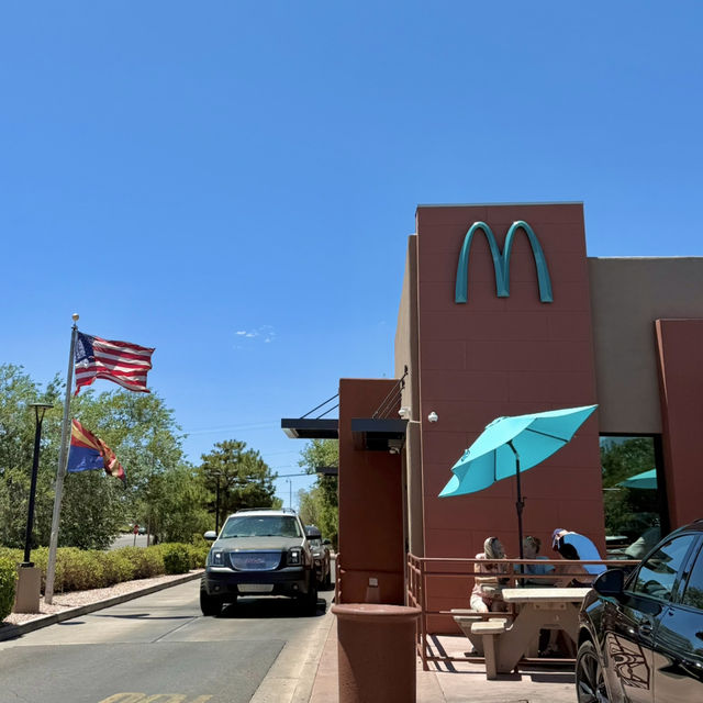 🇺🇸セドナにある唯一無二のターコイズアーチ🩵🍔🌵