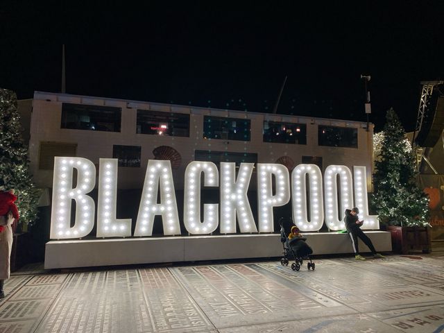🎡 Blackpool's Seaside Revelry Unleashed 🌊