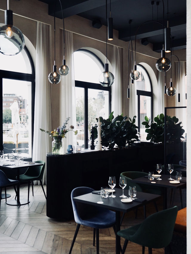 Antwerp | Boutique hotel with good service and interior design 