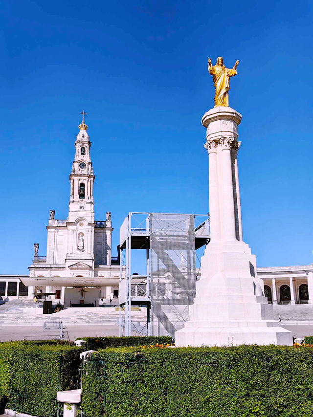 🙏🎒 Backpacker Essentials: Budget-Friendly Fátima, Portugal