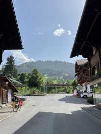 รีวิว: Gstaad – เมืองเล็กกลางหุบเขา!